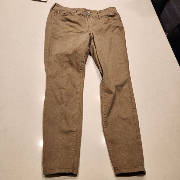 Torrid High Rise Jegging Skinny Jeans. Size 14 - Picture 1 of 7